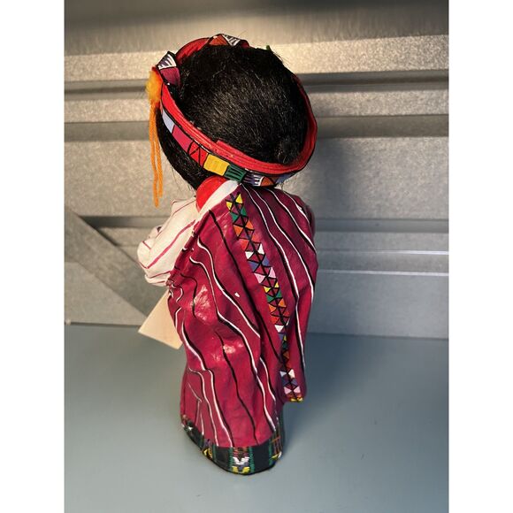 Vintage Guatemalan Mother with Baby Doll – Hand Painted Papier-Mâché & Textile - Picture 4 of 10